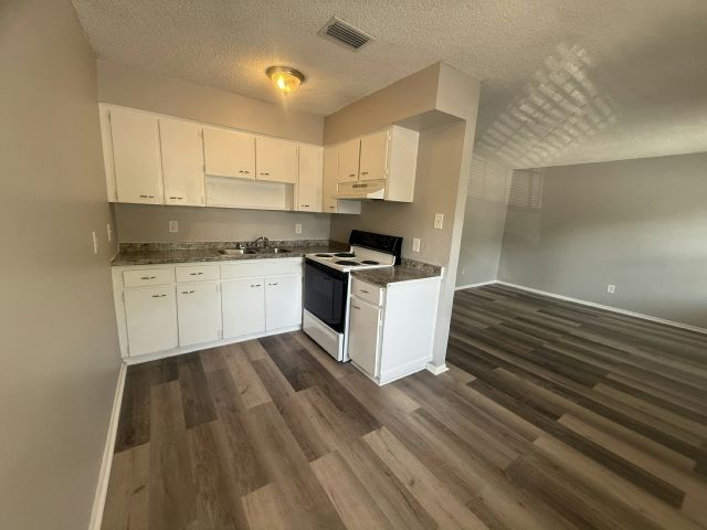 3035 66th Ave N in St. Petersburg, FL - Building Photo - Building Photo