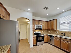 576 E Calle De Ocaso in Sahuarita, AZ - Foto de edificio - Building Photo