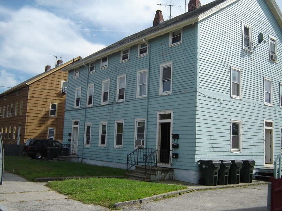 22 Barbara St in Providence, RI - Foto de edificio