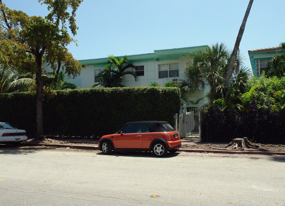 653 Michigan Ave in Miami Beach, FL - Building Photo