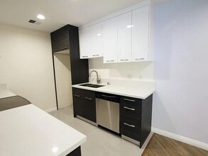 23617 Golden Springs Dr, Unit Unit 8K in Diamond Bar, CA - Foto de edificio - Building Photo