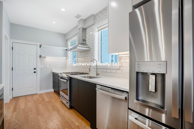 27 Linden St in Boston, MA - Building Photo - Building Photo