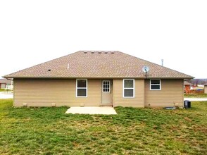866 Lorenza Dr in Nixa, MO - Building Photo - Building Photo