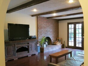 4776 Galendo St in Woodland Hills, CA - Foto de edificio - Building Photo