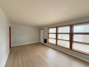 2106 NW Sullivan Rd in Huntsville, AL - Building Photo - Building Photo