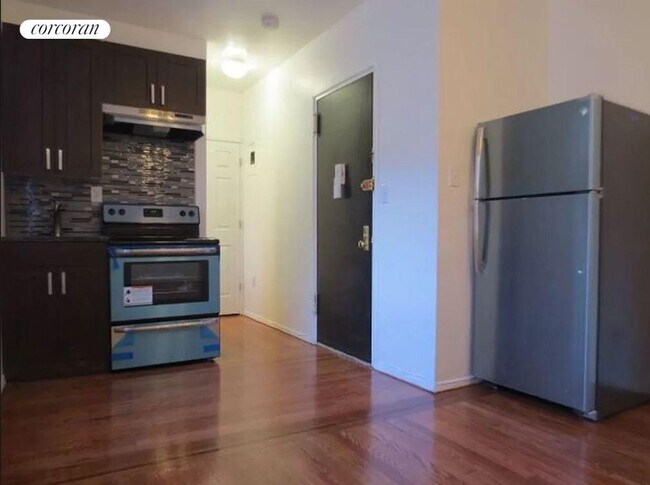 963 1st Ave in New York, NY - Building Photo - Building Photo