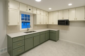 1810 Logan St in Muscatine, IA - Building Photo - Building Photo