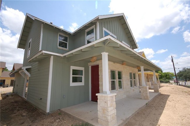 Spring Street Townhomes in Round Rock, TX - Building Photo - Building Photo