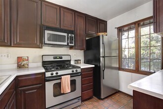 8606 Villa La Jolla Dr in San Diego, CA - Building Photo - Building Photo