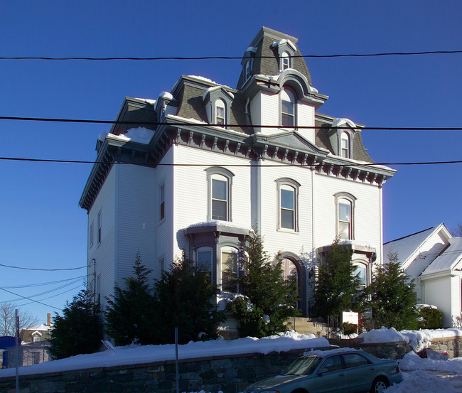 162 Walnut St in Fall River, MA - Building Photo - Building Photo