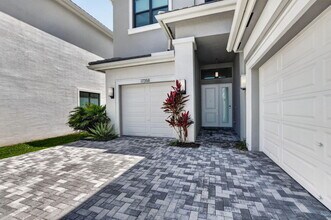 17358 Santaluce Mnr in Boca Raton, FL - Building Photo - Building Photo