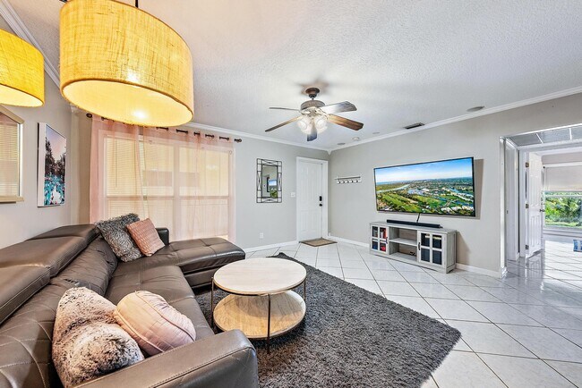 property at 733 Hummingbird Way