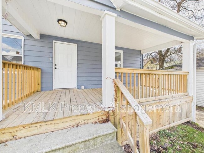 575 Fernwood Dr in Akron, OH - Building Photo - Building Photo