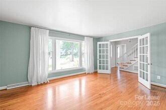 5001 Vescova Ct in Charlotte, NC - Building Photo - Building Photo