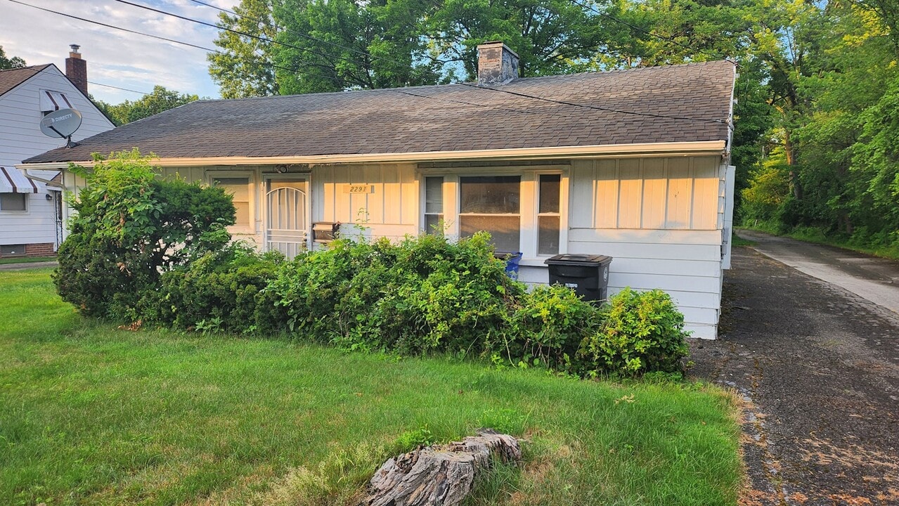 2291 Green Rd in Cleveland, OH - Building Photo