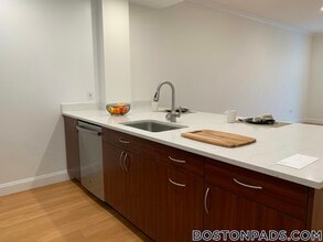 120 Gerry Rd in Brookline, MA - Building Photo - Building Photo
