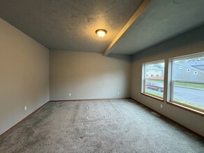 348 Watercress St in Shelton, WA - Building Photo - Building Photo