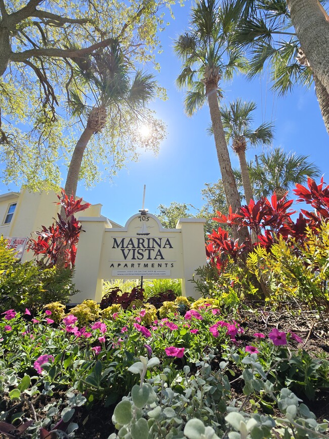 Marina Vista in Daytona Beach, FL - Foto de edificio - Building Photo