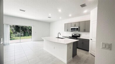 8505 Lunar Skye St in Sarasota, FL - Building Photo - Building Photo