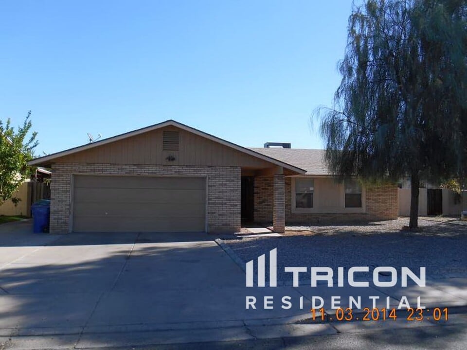 1051 S Miller St in Mesa, AZ - Building Photo