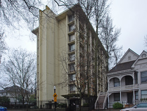 Washington Plaza in Sacramento, CA - Building Photo - Building Photo