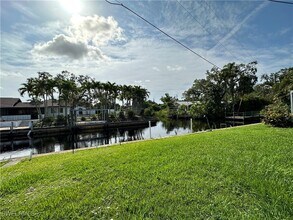 2250-2252 Violet Dr in Ft. Myers, FL - Building Photo - Building Photo