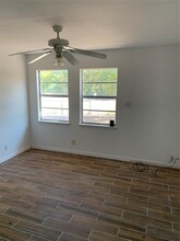 2222 Mount Gainor Rd in Dripping Springs, TX - Foto de edificio - Building Photo