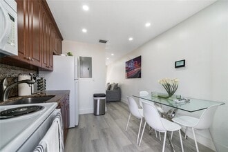 4421 NW 9th St in Miami, FL - Building Photo - Building Photo