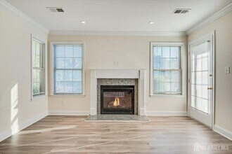 114 Longfield Ct in East Brunswick, NJ - Building Photo - Building Photo