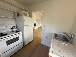 11 Scarlett Rd in Carmel Valley, CA - Building Photo - Building Photo