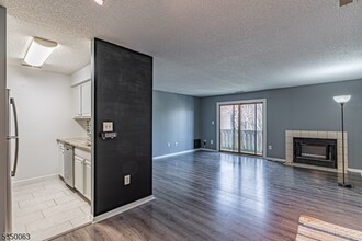 420 Ravens Crest Dr in Plainsboro, NJ - Building Photo - Building Photo