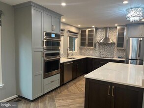 6929 Mclean Park Manor Ct in McLean, VA - Building Photo - Building Photo