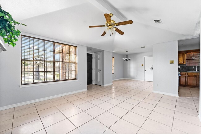 13806 Long Glen Dr in Houston, TX - Building Photo - Building Photo