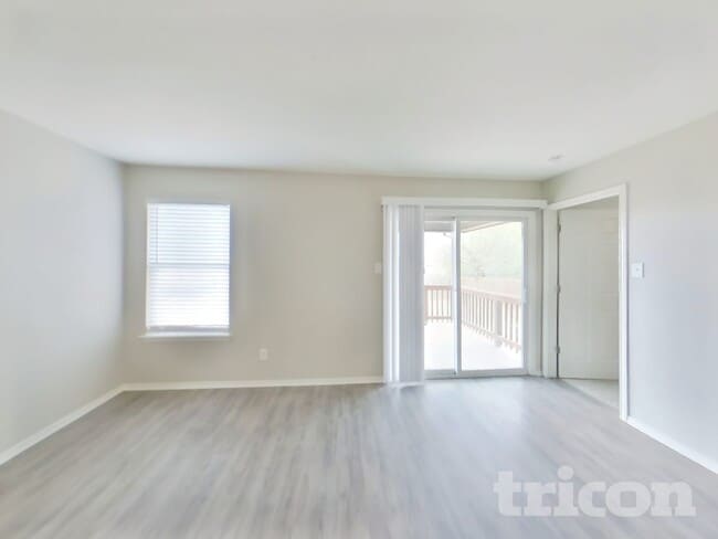 2319 Camberly View in Converse, TX - Building Photo - Building Photo