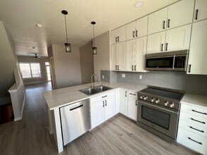9514 Pearl Cir in Parker, CO - Building Photo - Building Photo