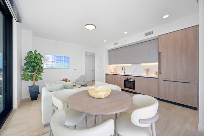 580 72nd St in Miami Beach, FL - Building Photo - Building Photo