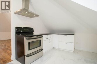 3 Balmoral Ave S in Hamilton, ON - Building Photo - Building Photo