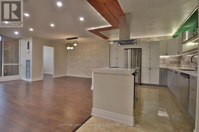 627 The West Mall in Toronto, ON - Building Photo - Building Photo