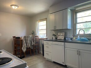 1228 Highland Ave in Mankato, MN - Building Photo - Building Photo