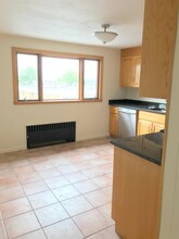 24 Preston Rd, Unit 2 in Somerville, MA - Building Photo - Building Photo