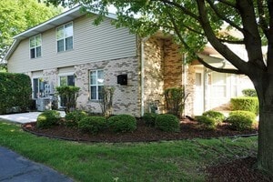 907 Elderberry Cir in Naperville, IL - Building Photo - Building Photo