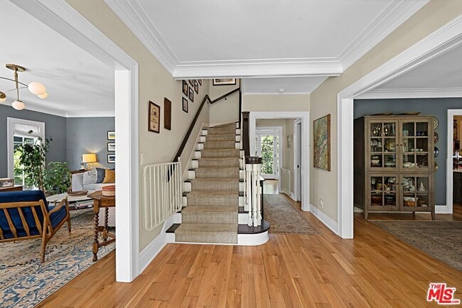 379 N Ridgewood Pl in Los Angeles, CA - Building Photo - Building Photo