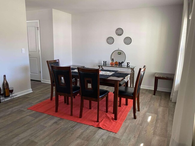 1313 Riverstone Dr in Greenville, NC - Building Photo - Building Photo