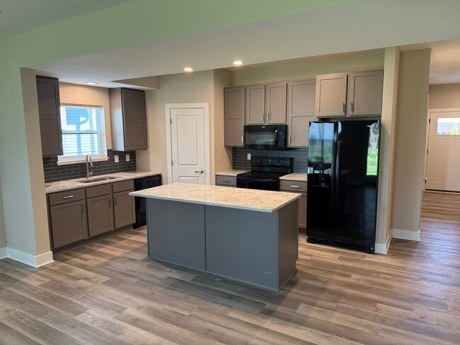 8534 Kickapoo St in De Soto, KS - Building Photo - Building Photo