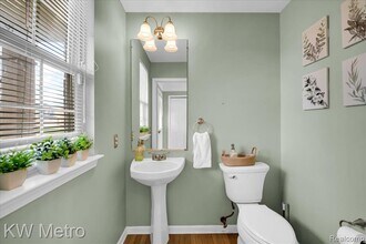 7696 Henley Dr in Ypsilanti, MI - Building Photo - Building Photo