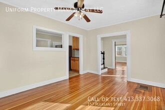 157 Pleasant St in Easthampton, MA - Building Photo - Building Photo