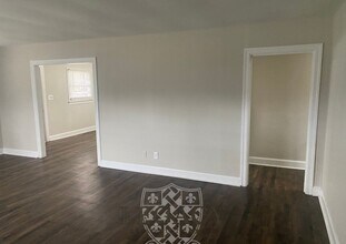 210 W Lokey Ave in Murfreesboro, TN - Building Photo - Building Photo