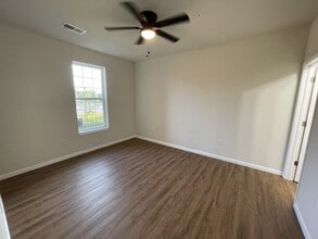 128 Harmony Mdws Ct in Dardenne Prairie, MO - Building Photo - Building Photo