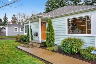 2702 SE 153rd Ave in Portland, OR - Building Photo - Building Photo