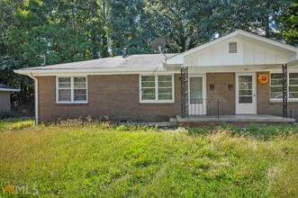 192 Opal Dr in Roswell, GA - Foto de edificio - Building Photo